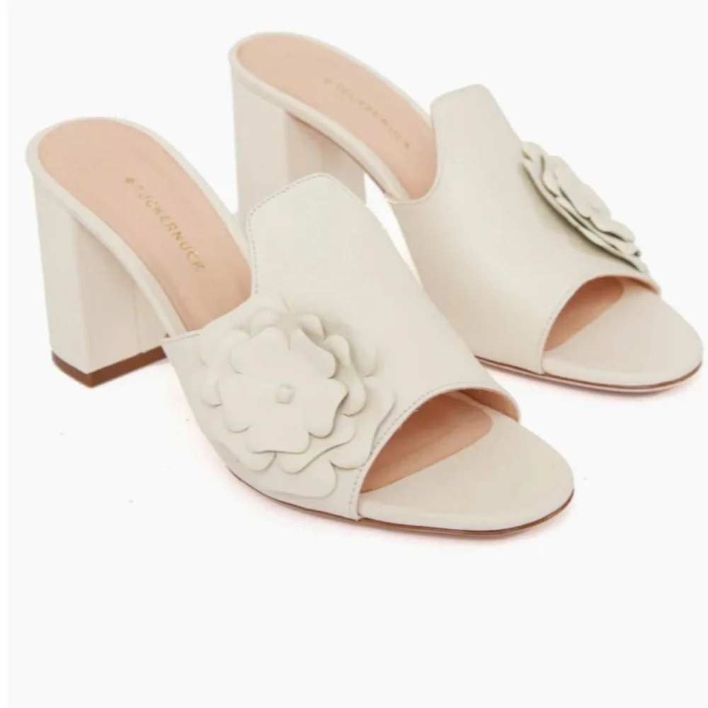 Tuckernuck Ivory Mia Mule Leather 3D Flower Block‎ Heel Sandals Womens Size 10